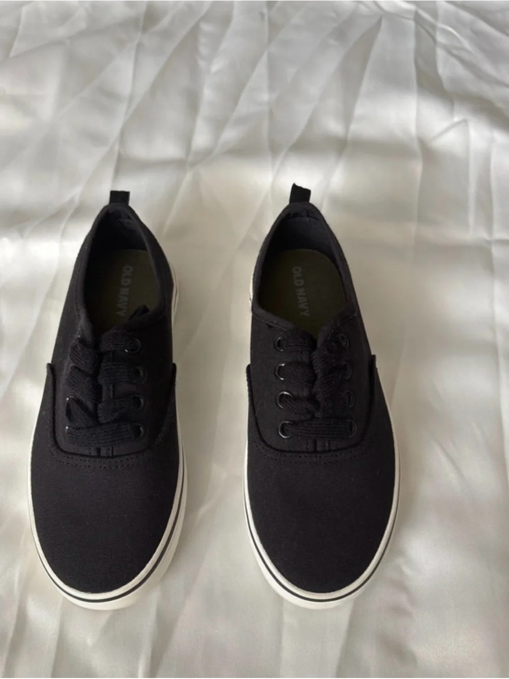 Old Navy Black Canvas Men's Low-Top Sneakers